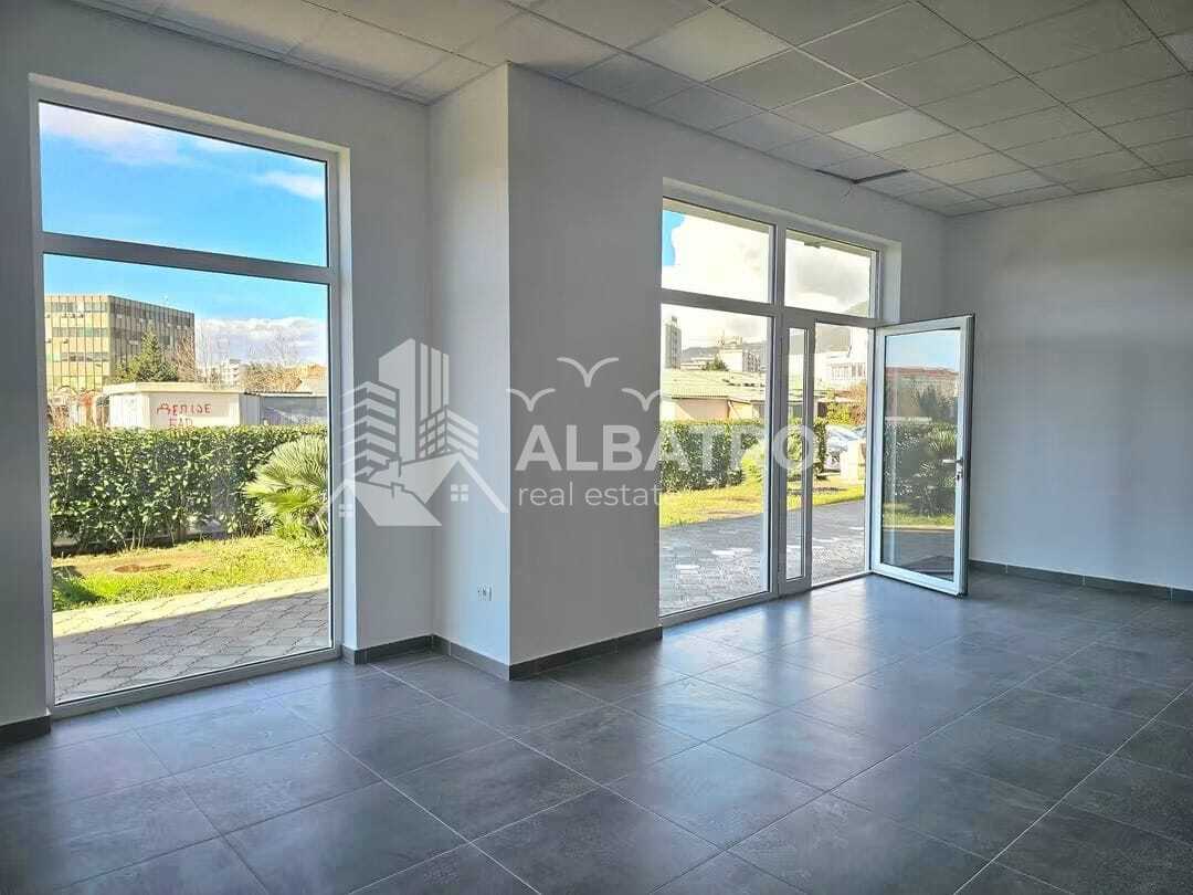 Bar merkezde 70 m2'lik Ticari Alan — 2
