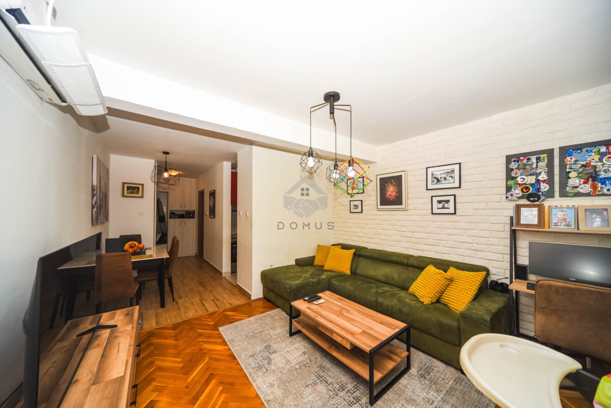 Podgorica, Stari Aerodrom'da Satılık Eşyalı 48 m² 1+1 Daire — 2