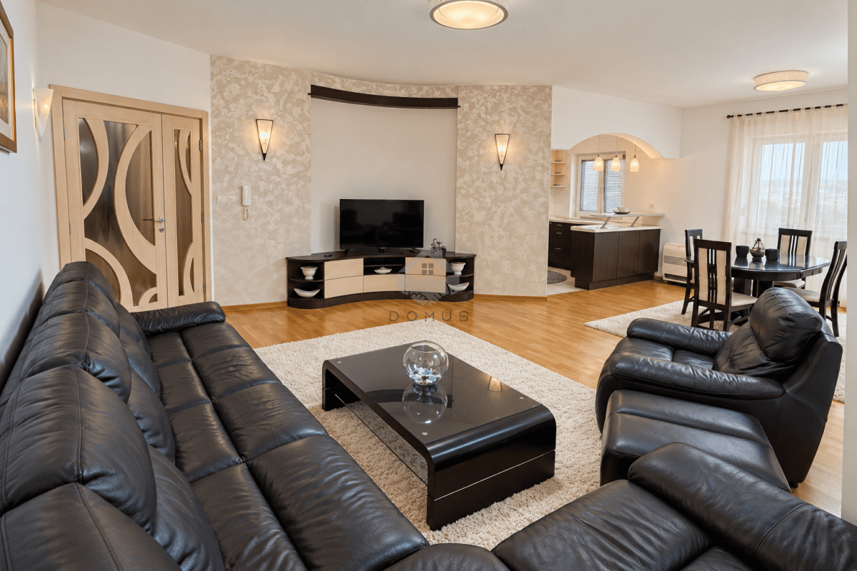 Podgorica, City Kvart'ta Kiralık Eşyalı 120 m² 2+1 Daire