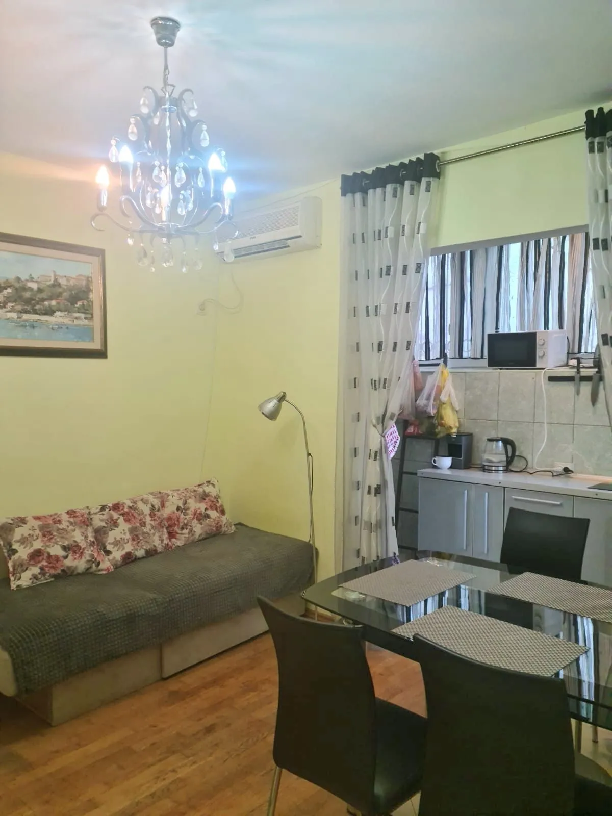 Teraslı, Asansörlü Eşyalı Daire — 2